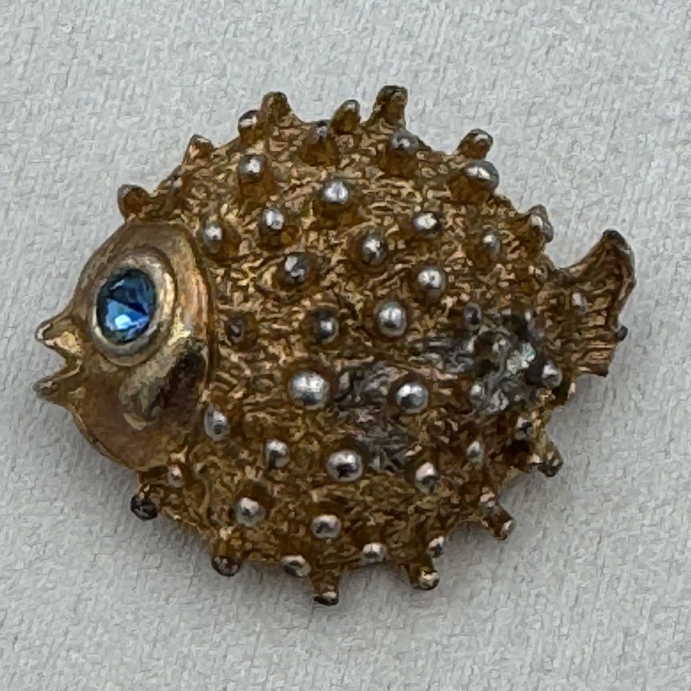 Vintage Castlecliff‎ Puffer Fish Brooch Blue Rhinestone Eye Figural Pin